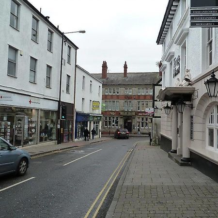 The George Hotel Chepstow Exterior photo