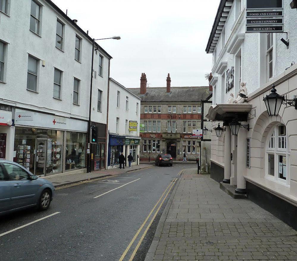 The George Hotel Chepstow Exterior photo