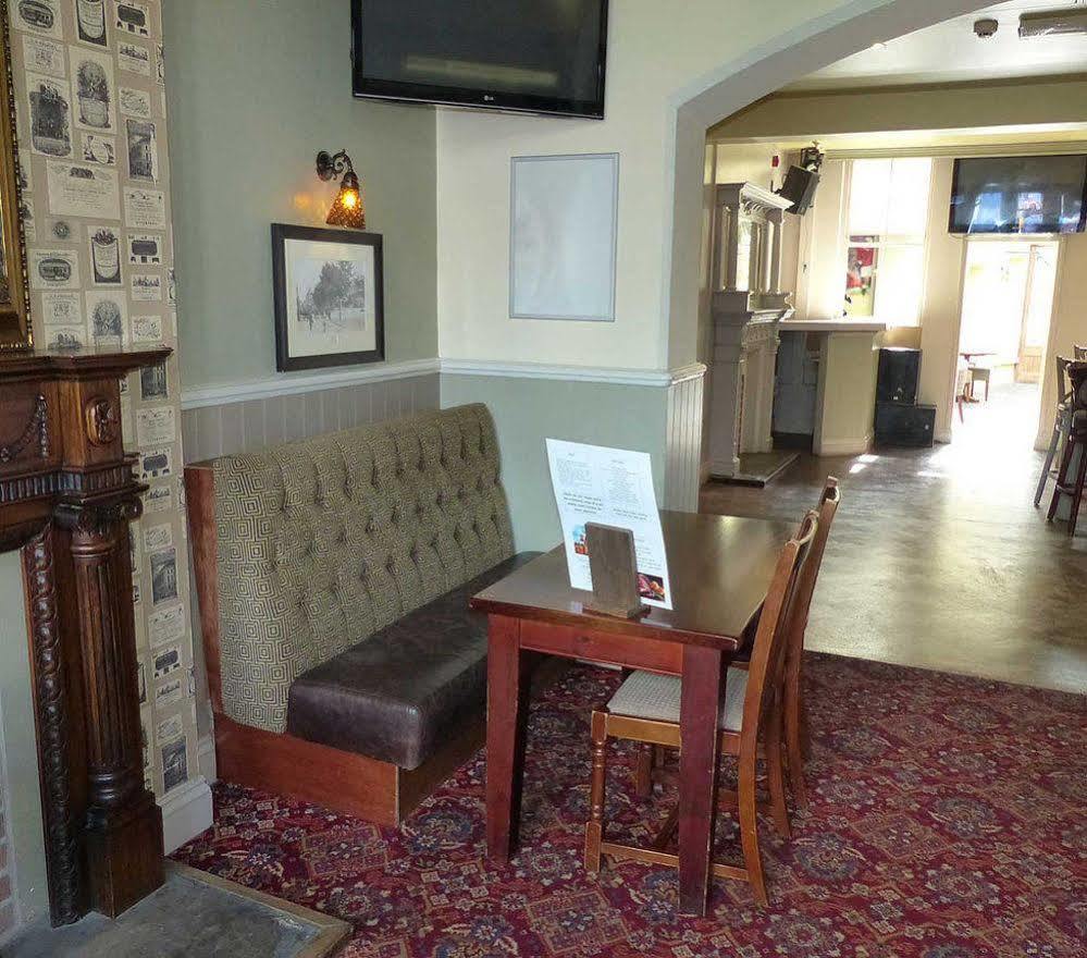The George Hotel Chepstow Exterior photo