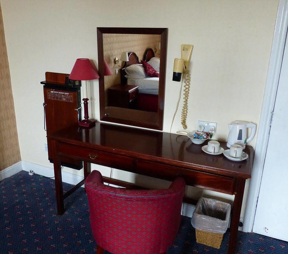 The George Hotel Chepstow Exterior photo