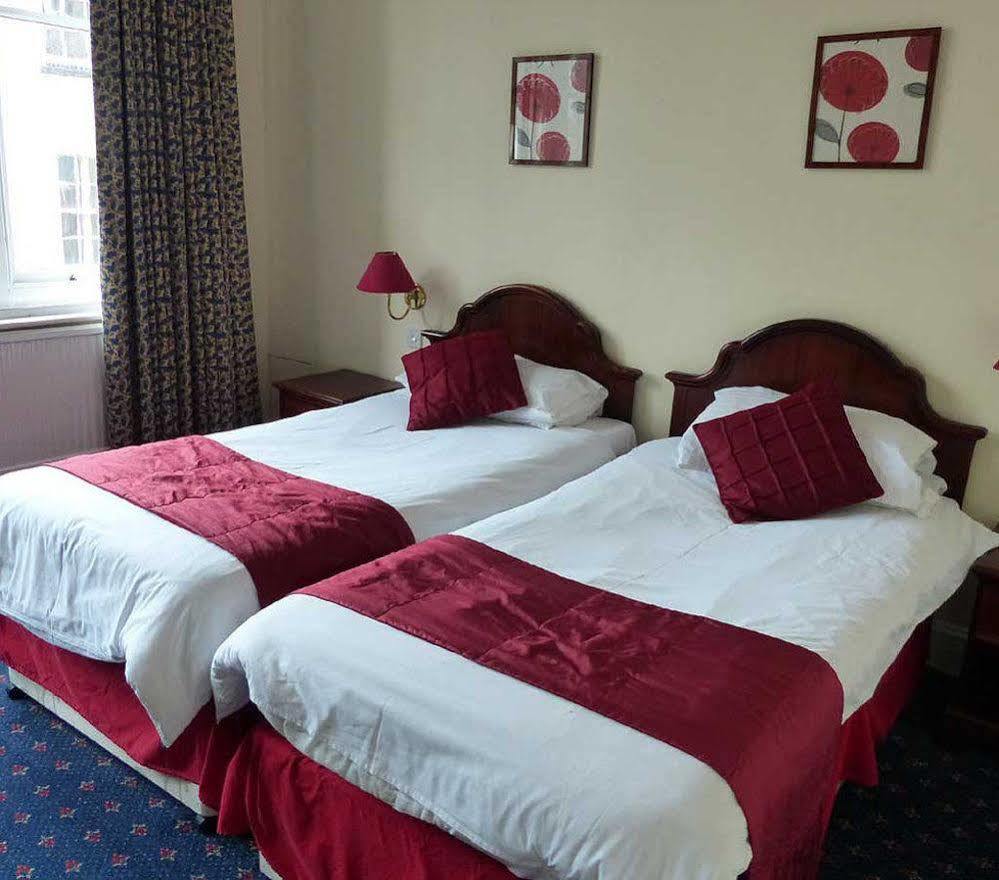 The George Hotel Chepstow Exterior photo