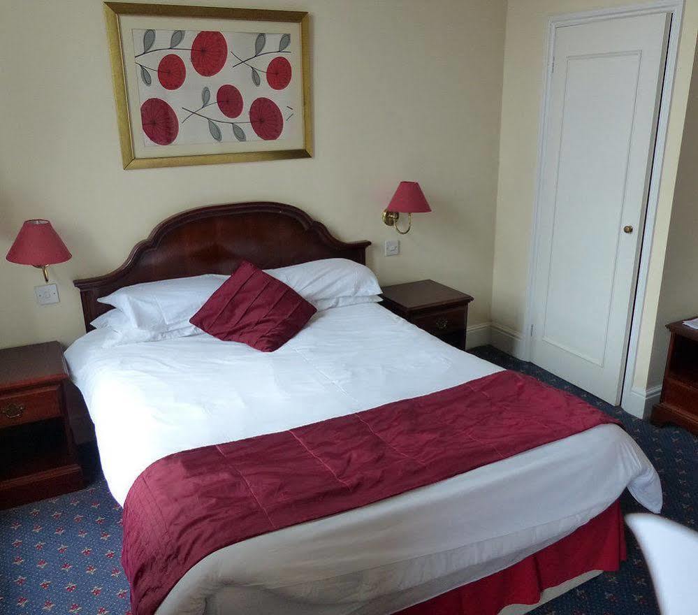 The George Hotel Chepstow Exterior photo